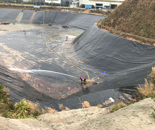 天府废水池清理